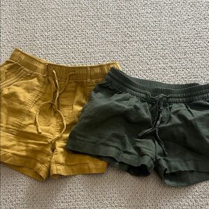 Old Navy Women's Cargo Shorts in Mustard and Olive